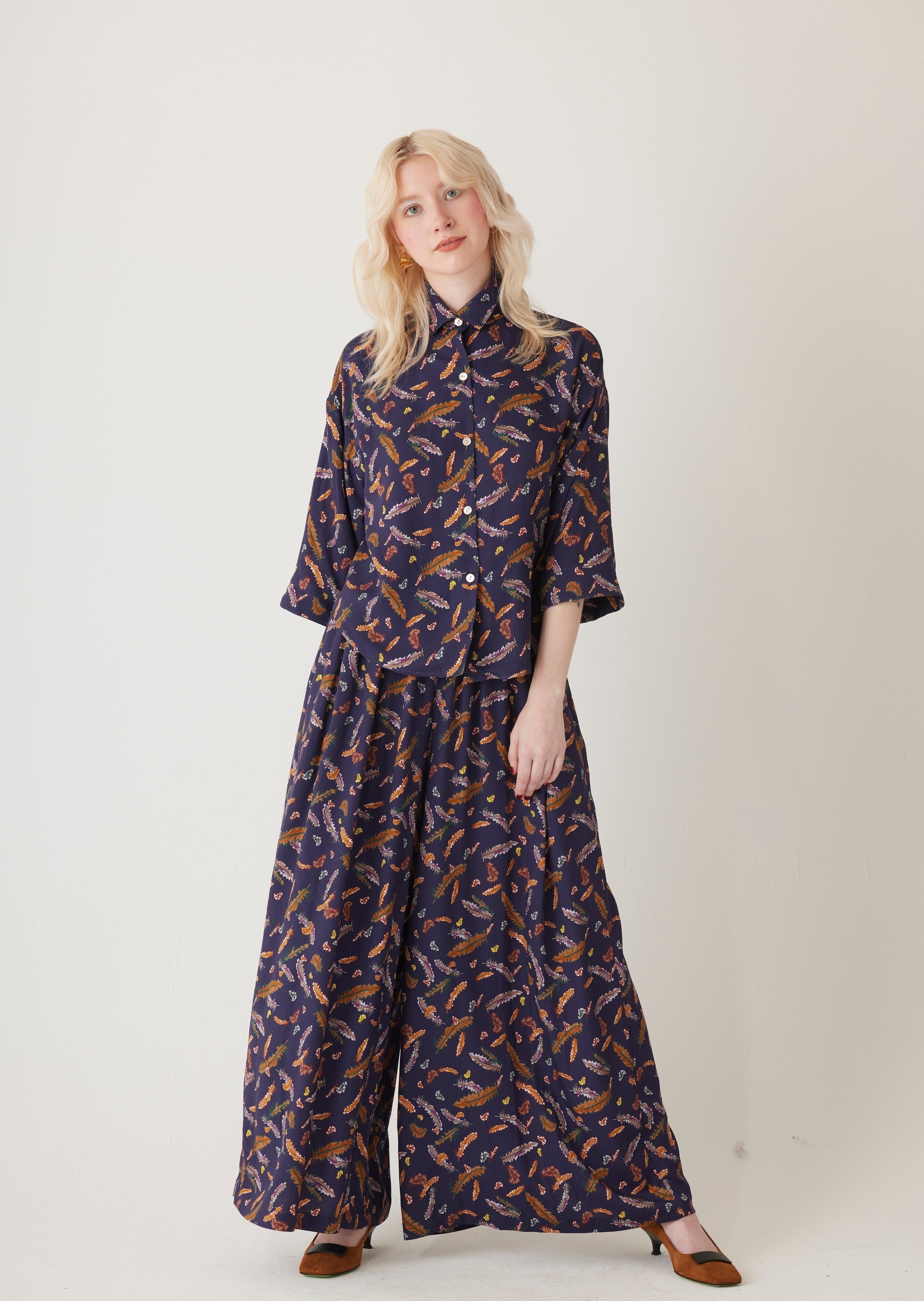 Sara Blouse in Feather Print