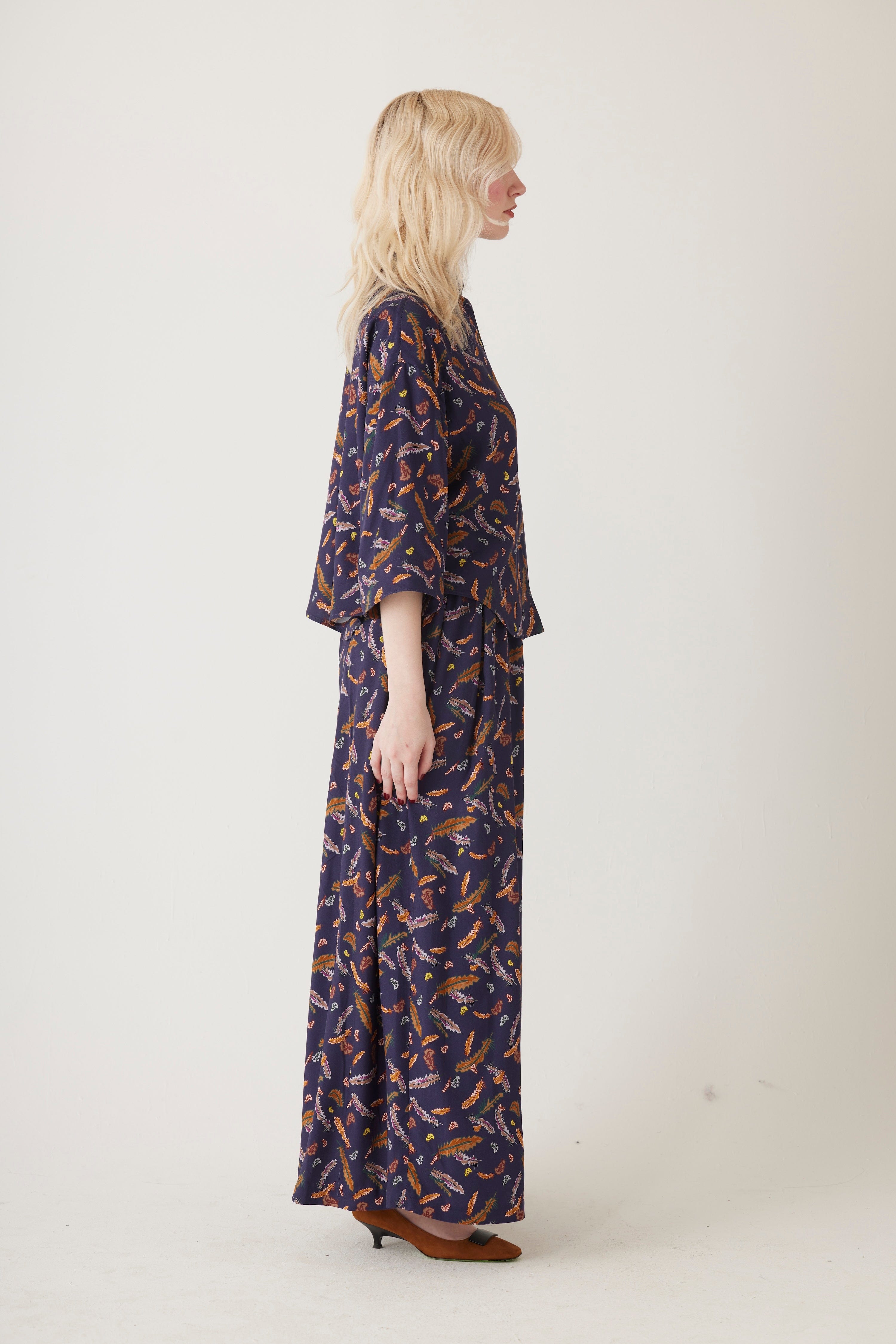 Sara Blouse in Feather Print