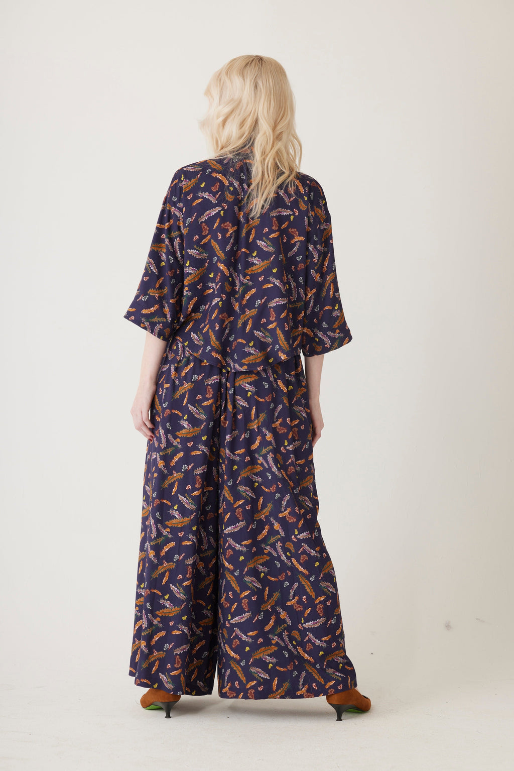 Sara Blouse in Feather Print